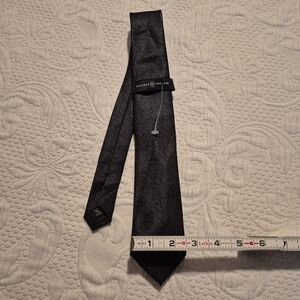 Threads of Society black with blue neck tie NEW